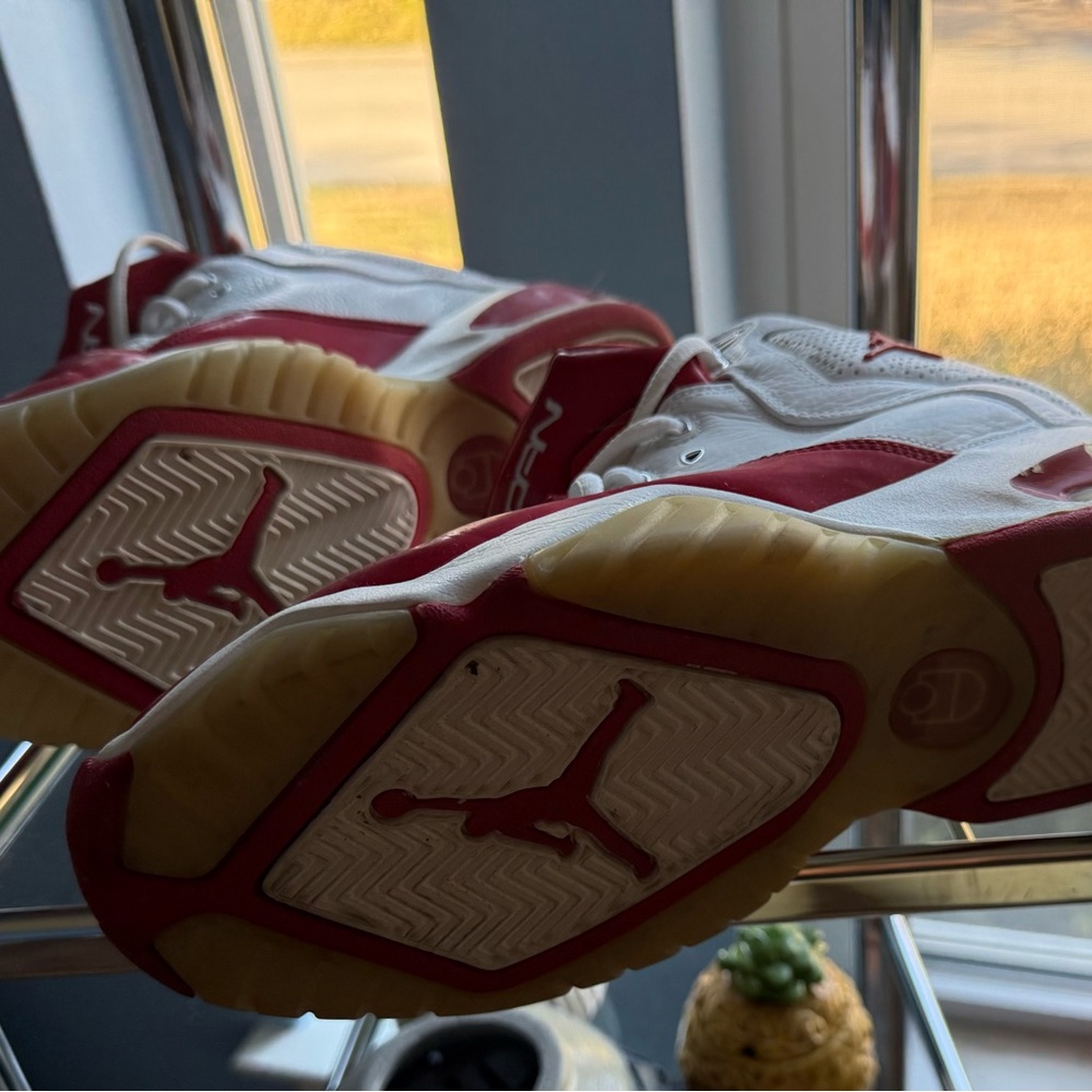 Red Nike Sneakers - Size 9 - Picture 4 of 5